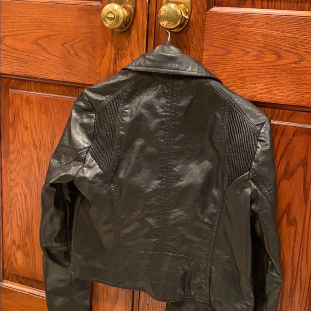 Leather Jacket! - Picture 3 of 6